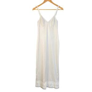 Elegant White Midi Dress